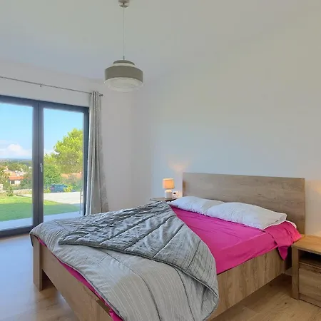 Holiday home Lia Vintijan