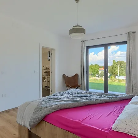 Lia Holiday home Vintijan