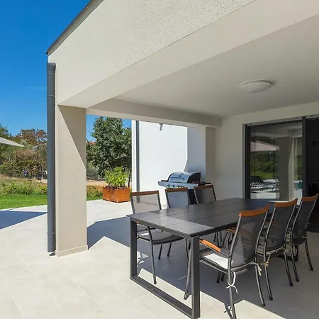 Lia Holiday home
