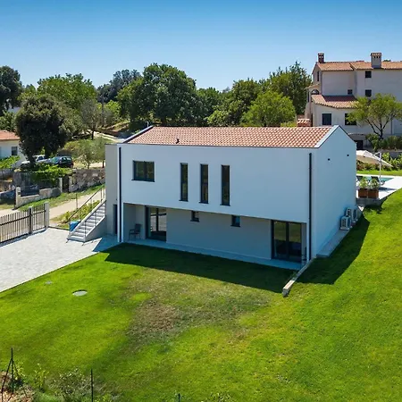 Lia Holiday home Vintijan